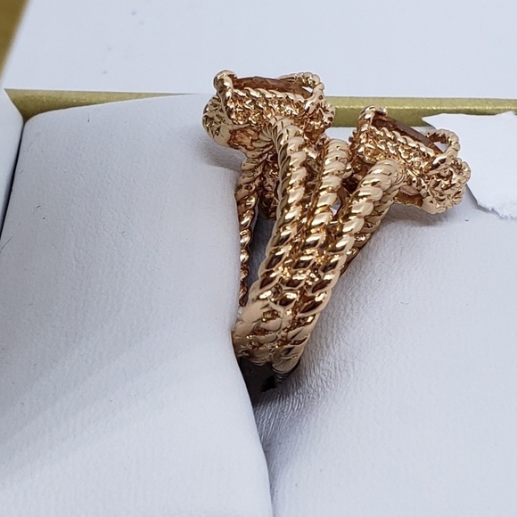 Charter Club 3 stone ring w/ rose tone metal Size 5 - Picture 4 of 7